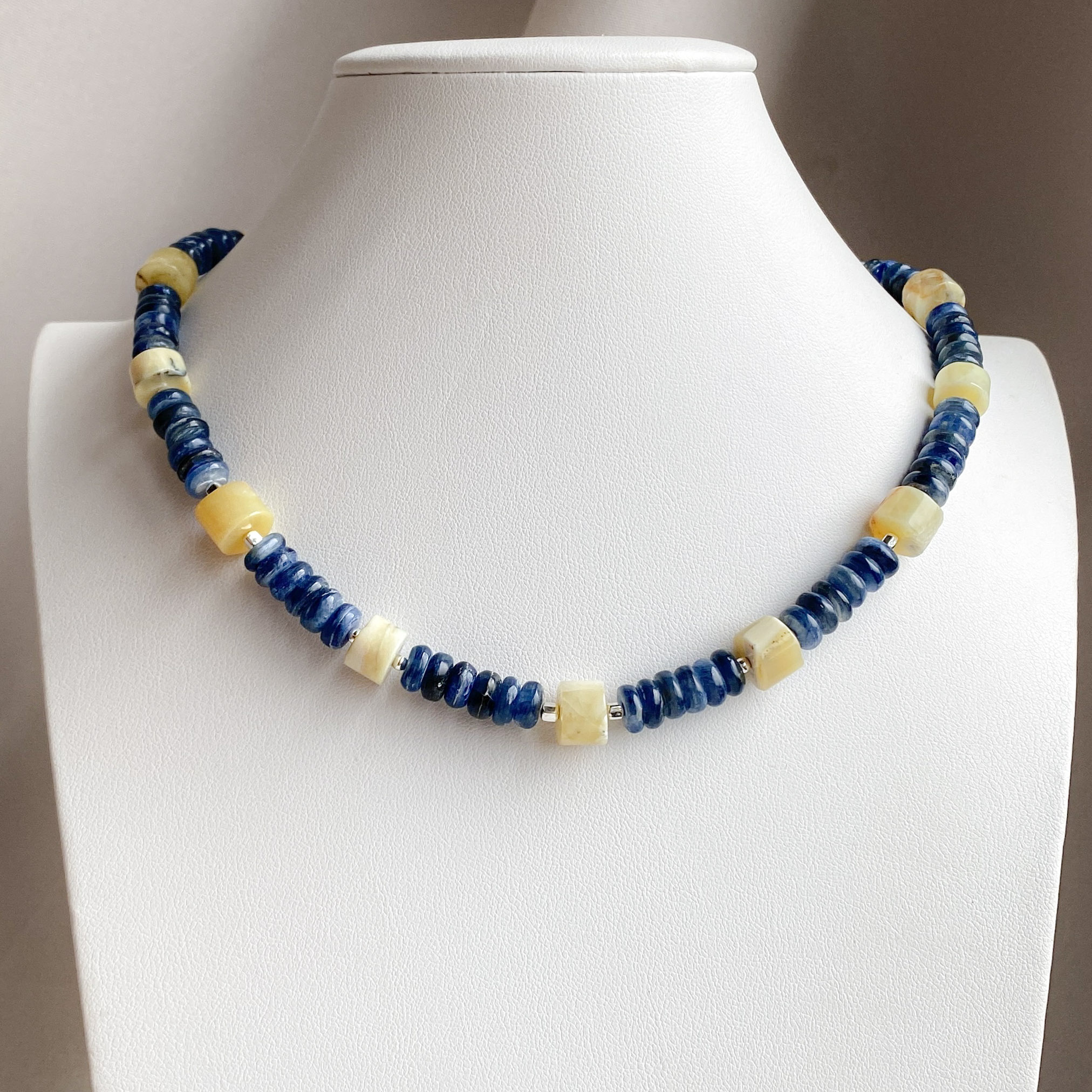 Naszyjnik z kyanitu i opalu żółtego - obrazek 3