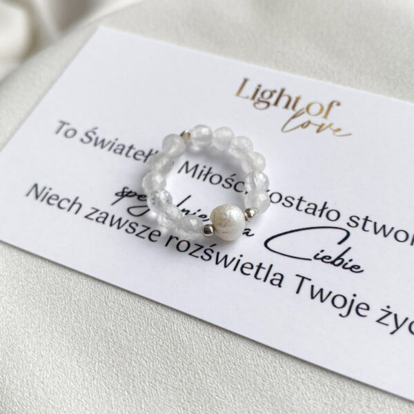 Pierścionek z kamieniem księżycowym i perłą
